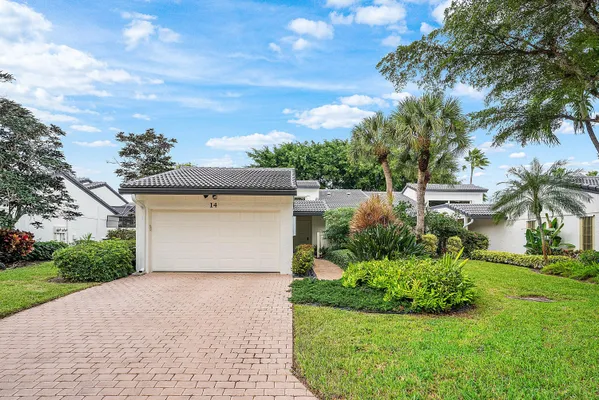 Property Slideshow image 2 of 68 | 14 brentwood dr, Boynton Beach, FL, 33436