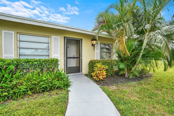 Property Slideshow image 2 of 28 | 13915 via aurora d, Delray Beach, FL, 33484