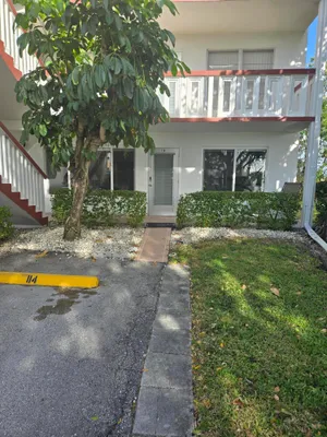 Property Slideshow image 2 of 83 | 114 greenbrier c c, West Palm Beach, FL, 33417