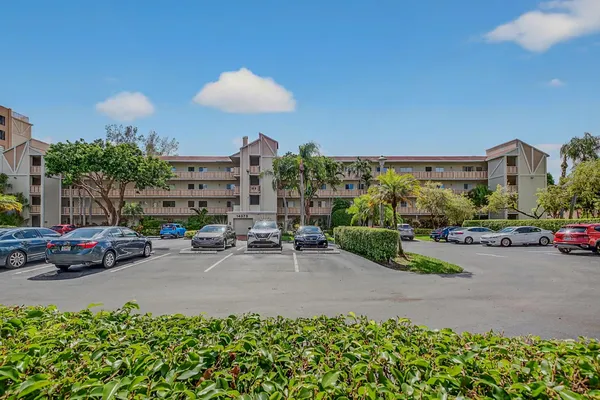 Property Slideshow image 2 of 25 | 14375 strathmore ln apt 404, Delray Beach, FL, 33446