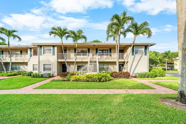 Property Slideshow image 2 of 54 | 18 stratford dr f, Boynton Beach, FL, 33436
