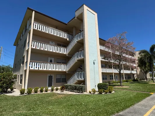 Property Slideshow image 2 of 41 | 203 southampton a, West Palm Beach, FL, 33417