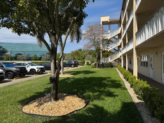 Property Slideshow image 3 of 41 | 203 southampton a, West Palm Beach, FL, 33417