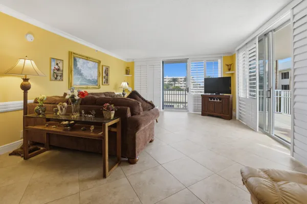 Property Slideshow image 2 of 18 | 375 beach rd 201, Tequesta, FL, 33469