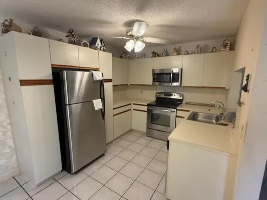 Property Slideshow image 3 of 22 | 7690 tahiti ln apt 202, Lake Worth, FL, 33467