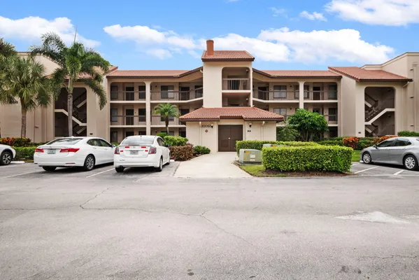 Property Slideshow image 2 of 26 | 10092 cedar point blvd 205, Boynton Beach, FL, 33437