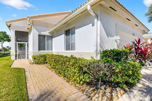 Property Slideshow image 3 of 69 | 2245 sapphire cir, West Palm Beach, FL, 33411