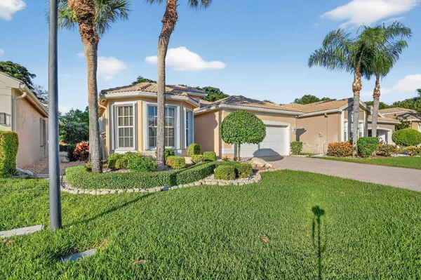 Property Slideshow image 2 of 99 | 7411 maple ridge trl, Boynton Beach, FL, 33437