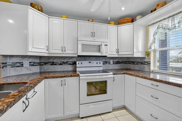 Property Slideshow image 3 of 52 | 9880 marina blvd 1522, Boca Raton, FL, 33428