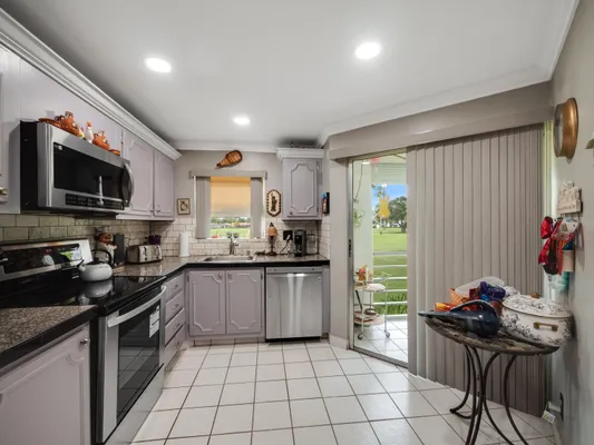 Property Slideshow image 2 of 45 | 3755 via poinciana apt 203, Lake Worth, FL, 33467