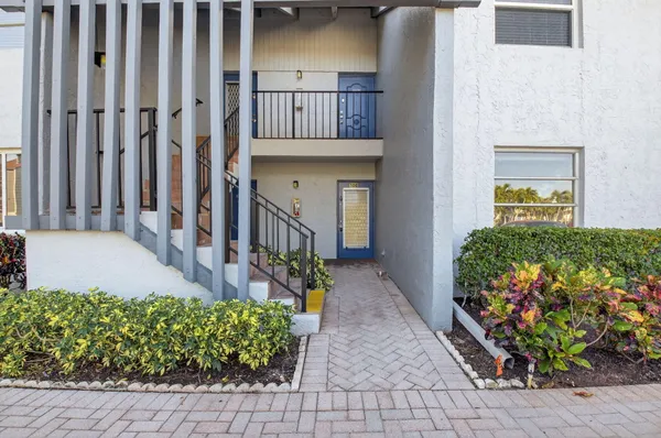 Property Slideshow image 3 of 72 | 14797 cumberland dr 1020, Delray Beach, FL, 33446