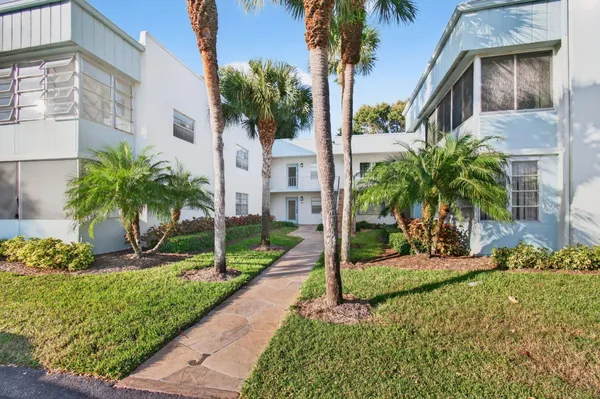 Property Slideshow image 2 of 57 | 449 normandy j j, Delray Beach, FL, 33484