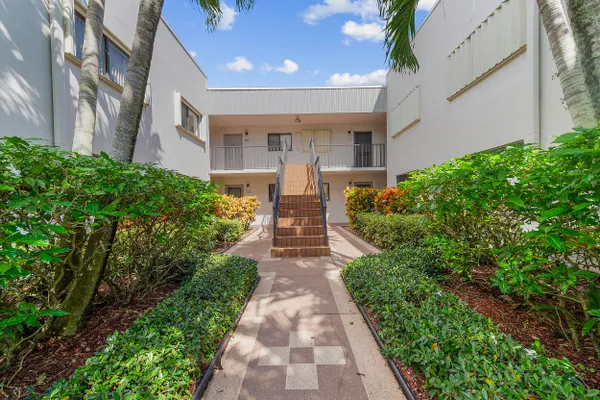 Property Slideshow image 2 of 53 | 15450 pembridge ave apt 187, Delray Beach, FL, 33484