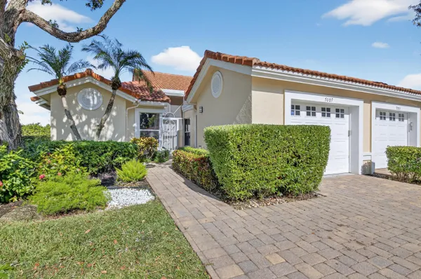 Property Slideshow image 3 of 85 | 7087 summer tree dr, Boynton Beach, FL, 33437