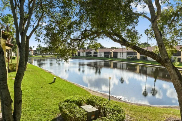 Property Slideshow image 2 of 32 | 10247 n circle lake dr 201, Boynton Beach, FL, 33437