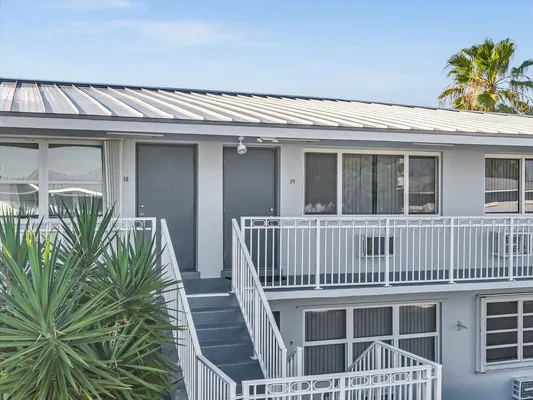 Property Slideshow image 2 of 55 | 2542 s federal hwy # 0190, Boynton Beach, FL, 33435