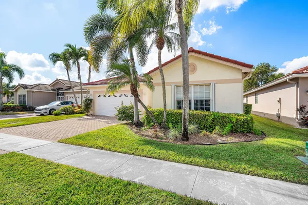 Property Slideshow image 2 of 62 | 9769 lemonwood ter, Boynton Beach, FL, 33437
