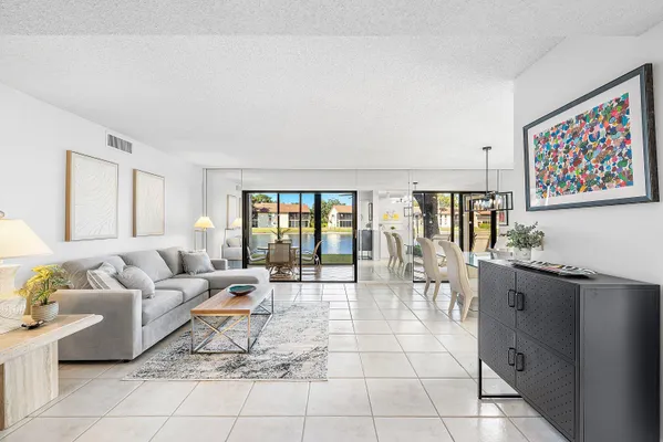 Property Slideshow image 2 of 32 | 10423 s circle lake dr 102, Boynton Beach, FL, 33437