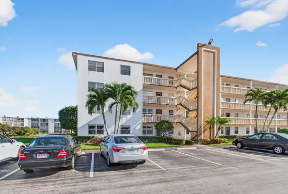 Property Slideshow image 2 of 94 | 1018 guildford a, Boca Raton, FL, 33434