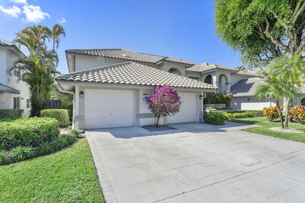 Property Slideshow image 2 of 63 | 11595 briarwood cir 1, Boynton Beach, FL, 33437