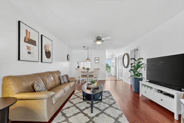 Property Slideshow image 2 of 36 | 2724 garden dr 403, Lake Worth, FL, 33461