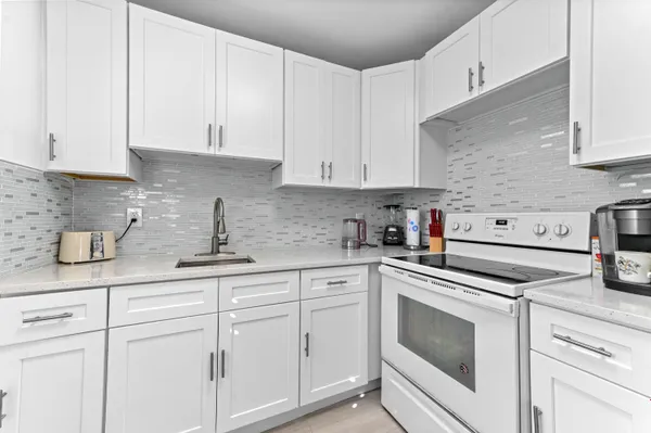 Property Slideshow image 2 of 30 | 317 saxony g, Delray Beach, FL, 33446