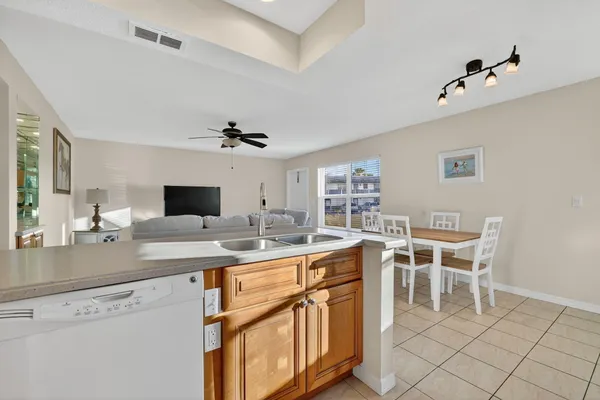 Property Slideshow image 2 of 33 | 2929 se ocean blvd apt 147-5, Stuart, FL, 34996