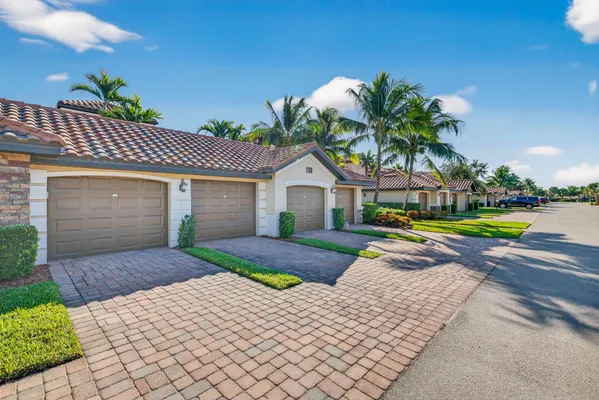 Property Slideshow image 2 of 40 | 17980 bonita national blvd 1912, Bonita Springs, FL, 34135