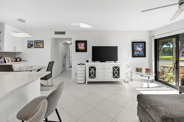 Property Slideshow image 3 of 51 | 15492 lakes of delray blvd apt 106, Delray Beach, FL, 33484