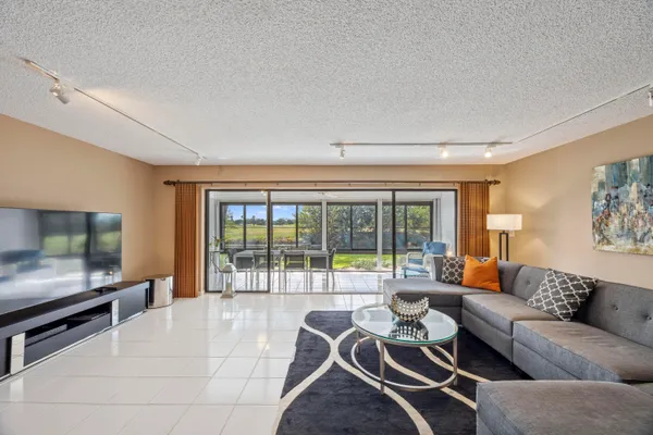 Property Slideshow image 2 of 25 | 6388 aspen glen cir, Boynton Beach, FL, 33437