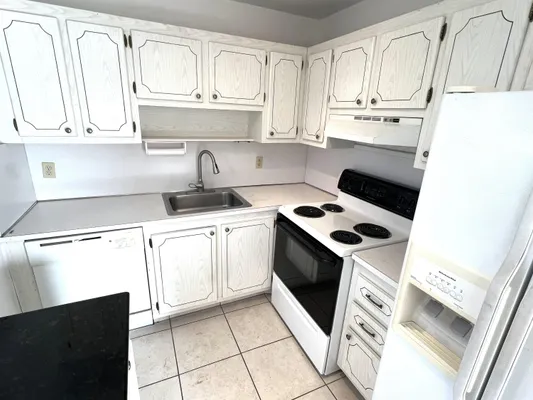 Property Slideshow image 3 of 12 | 12 seville a, Delray Beach, FL, 33446