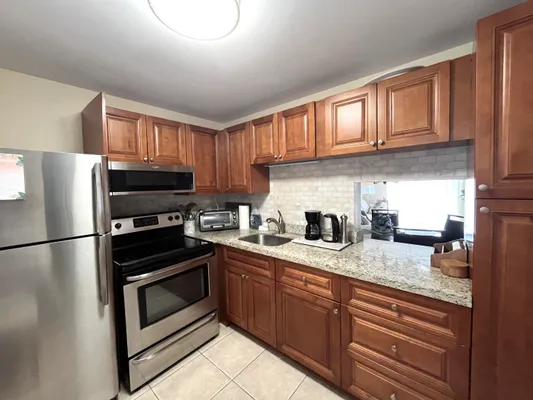 Property Slideshow image 3 of 33 | 330 ne 26th ave apt 406, Boynton Beach, FL, 33435