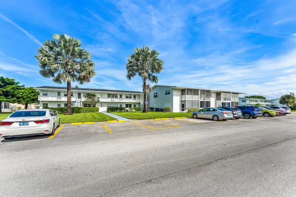 Property Slideshow image 3 of 34 | 87 salisbury d, West Palm Beach, FL, 33417