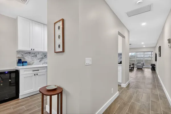 Property Slideshow image 2 of 28 | 1101 cactus ter 204, Delray Beach, FL, 33445