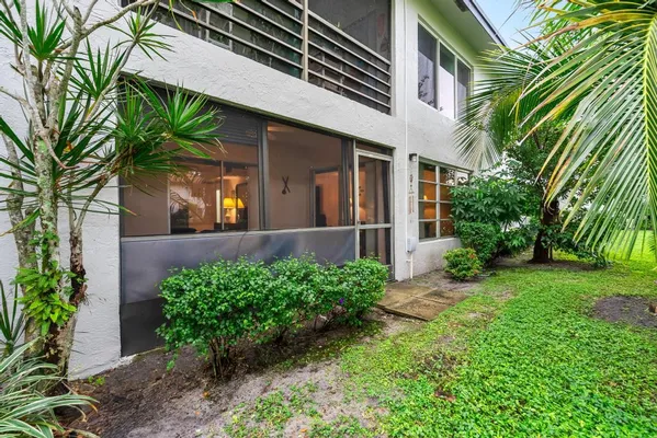 Property Slideshow image 3 of 35 | 5770 princess palm ct b, Delray Beach, FL, 33484