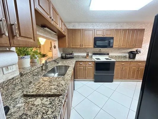 Property Slideshow image 3 of 45 | 4725 lucerne lakes blvd 314, Lake Worth, FL, 33467