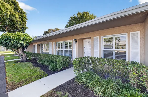 Property Slideshow image 2 of 39 | 1131 boxwood dr 37-c, Delray Beach, FL, 33445