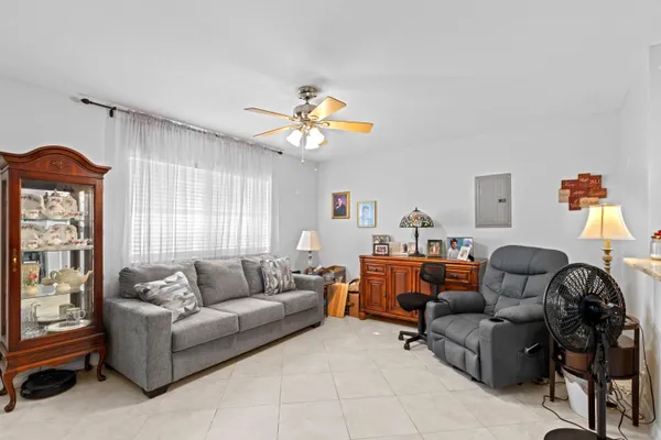 Property Slideshow image 3 of 31 | 323 seville, Delray Beach, FL, 33446