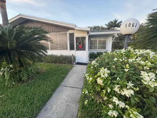 Property Slideshow image 3 of 20 | 5061 alfred dr, West Palm Beach, FL, 33417