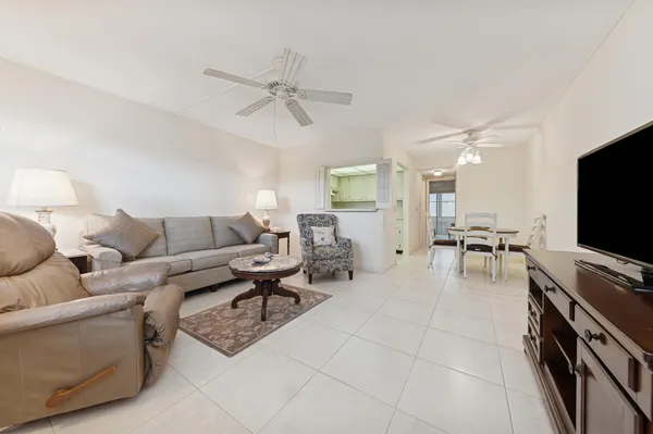 Property Slideshow image 2 of 9 | 116 windsor f, West Palm Beach, FL, 33417