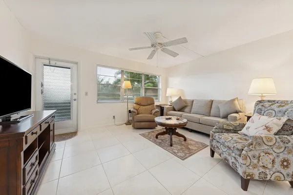 Property Slideshow image 3 of 9 | 116 windsor f, West Palm Beach, FL, 33417