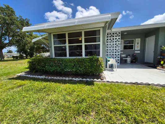 Property Slideshow image 3 of 65 | 910 south dr a, Delray Beach, FL, 33445