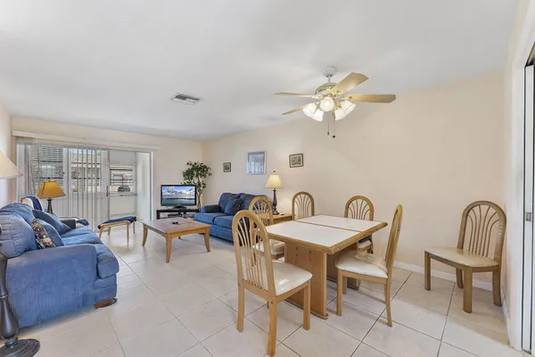 Property Slideshow image 3 of 21 | 2523 dudley dr h, West Palm Beach, FL, 33415