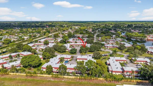 Property Slideshow image 2 of 36 | 846 salem ln, Lake Worth, FL, 33467