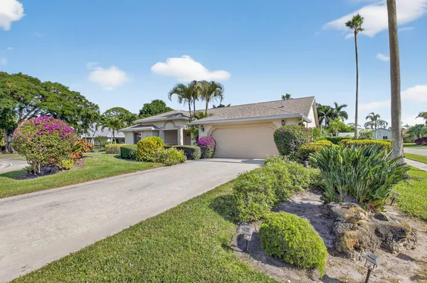 Property Slideshow image 3 of 85 | 2905 riviera dr, Delray Beach, FL, 33445