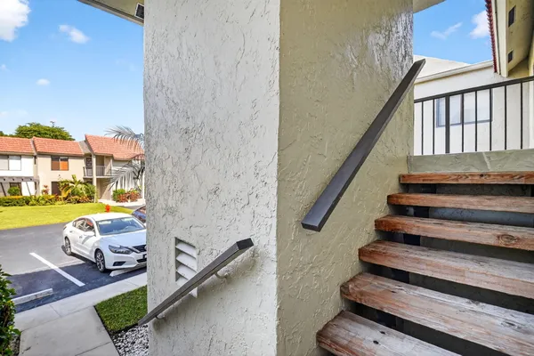 Property Slideshow image 3 of 46 | 5785 fairway park ct apt 204, Boynton Beach, FL, 33437