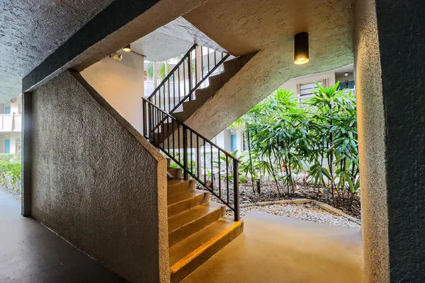 Property Slideshow image 3 of 53 | 1100 colony point circle cir 415, Pembroke Pines, FL, 33026