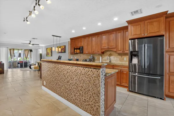 Property Slideshow image 3 of 51 | 1040 n palm ln c, Delray Beach, FL, 33445