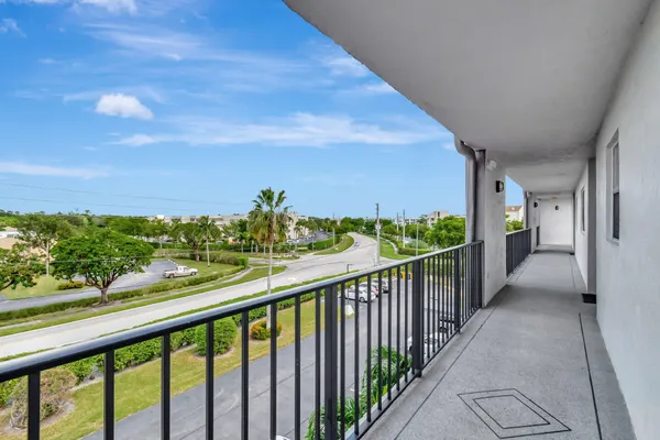 Property Slideshow image 3 of 51 | 6850 10th ave 408, Lake Worth, FL, 33467