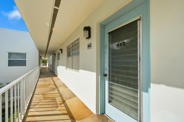 Property Slideshow image 2 of 50 | 462 normandy j, Delray Beach, FL, 33484